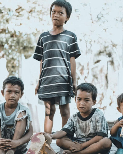 kids-on-street kids-on-street