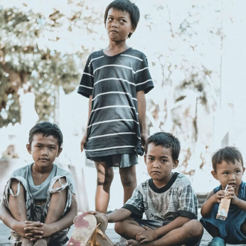 kids-on-street